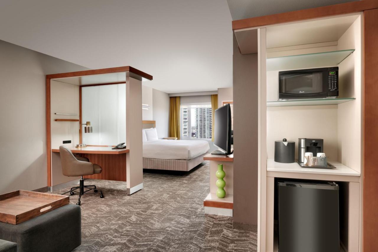 Springhill Suites By Marriott Las Vegas Convention Center Exterior photo