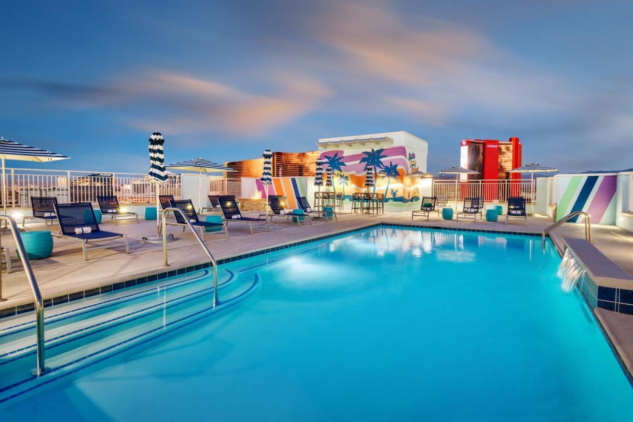 Springhill Suites By Marriott Las Vegas Convention Center Exterior photo